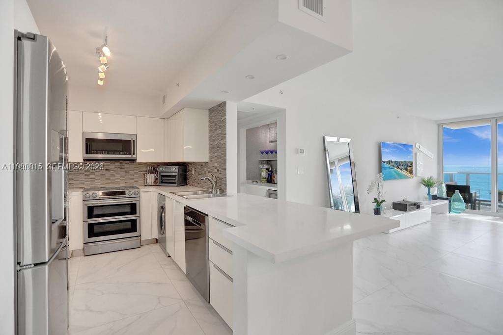 The Wave at 2501 Ocean Dr, Hollywood, FL 33019 - For Rent photo 14