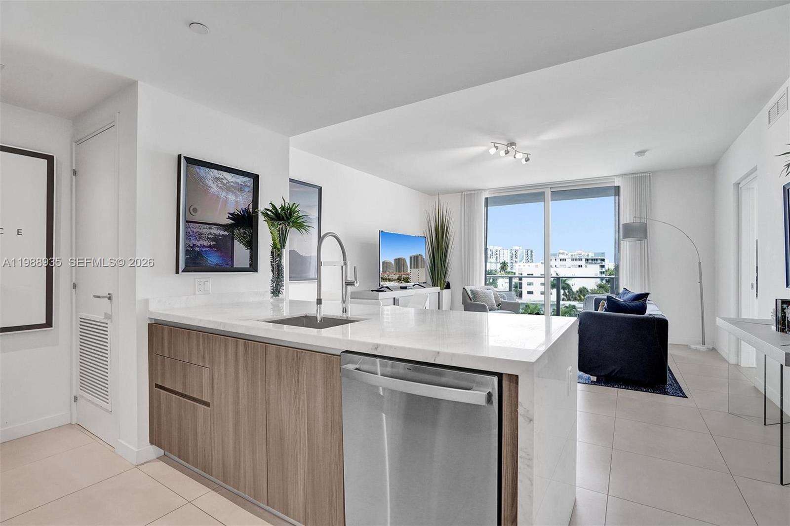 Tiffany House at 401 Birch Rd, Fort Lauderdale, FL 33304 - For Rent photo 15