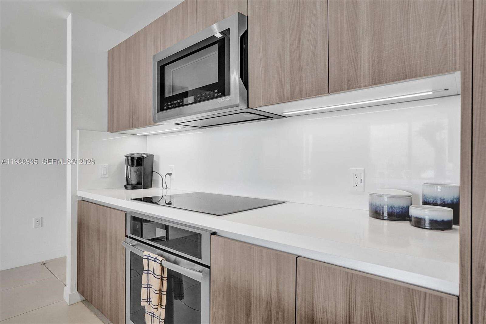 Tiffany House at 401 Birch Rd, Fort Lauderdale, FL 33304 - For Rent photo 17