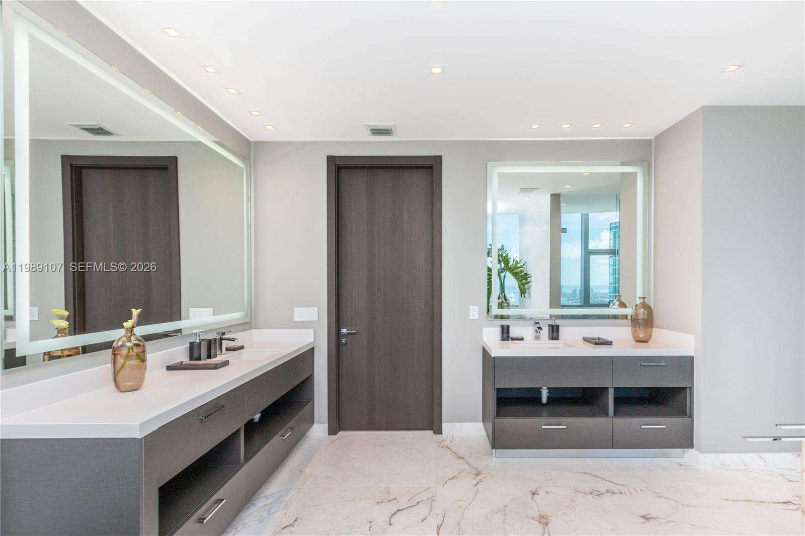 Paramount Miami Worldcenter at 851 1 Ave, Miami, FL 33132 - For Rent photo 14