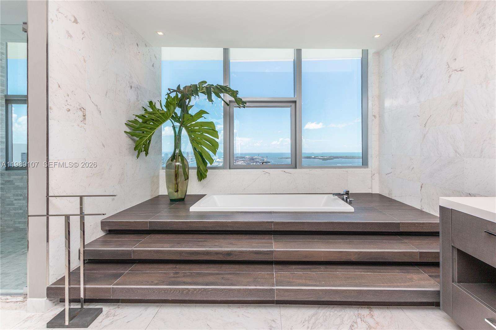 Paramount Miami Worldcenter at 851 1 Ave, Miami, FL 33132 - For Rent photo 16