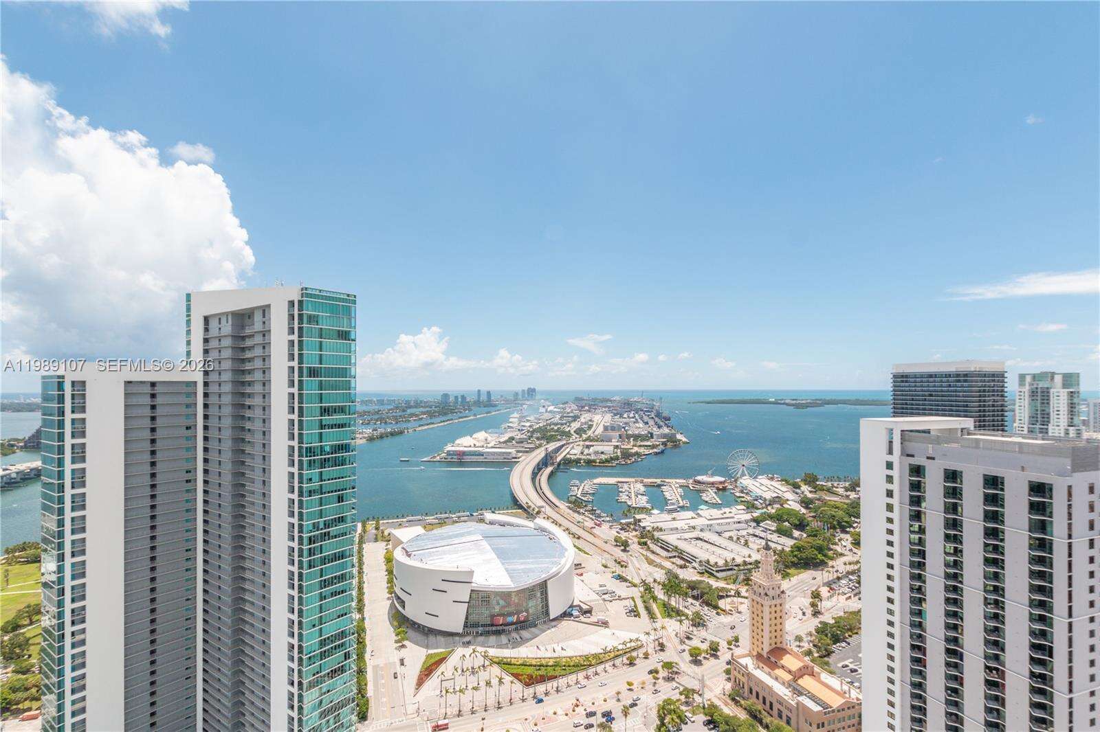Paramount Miami Worldcenter at 851 1 Ave, Miami, FL 33132 - For Rent photo 3