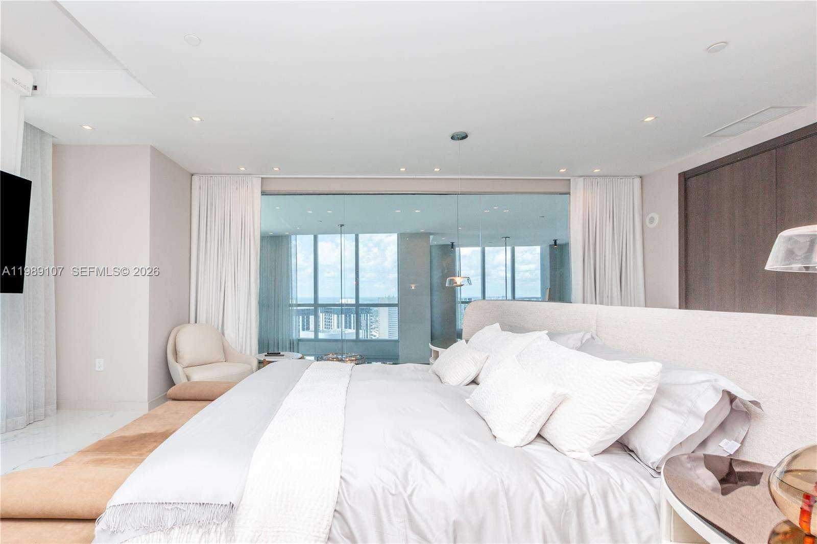 Paramount Miami Worldcenter at 851 1 Ave, Miami, FL 33132 - For Rent photo 24