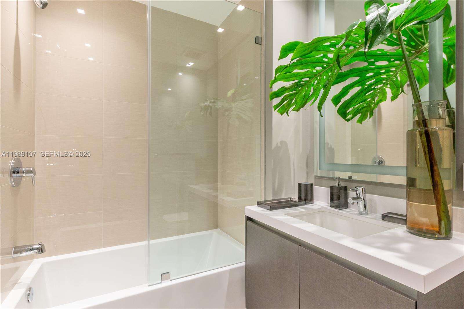 Paramount Miami Worldcenter at 851 1 Ave, Miami, FL 33132 - For Rent photo 57
