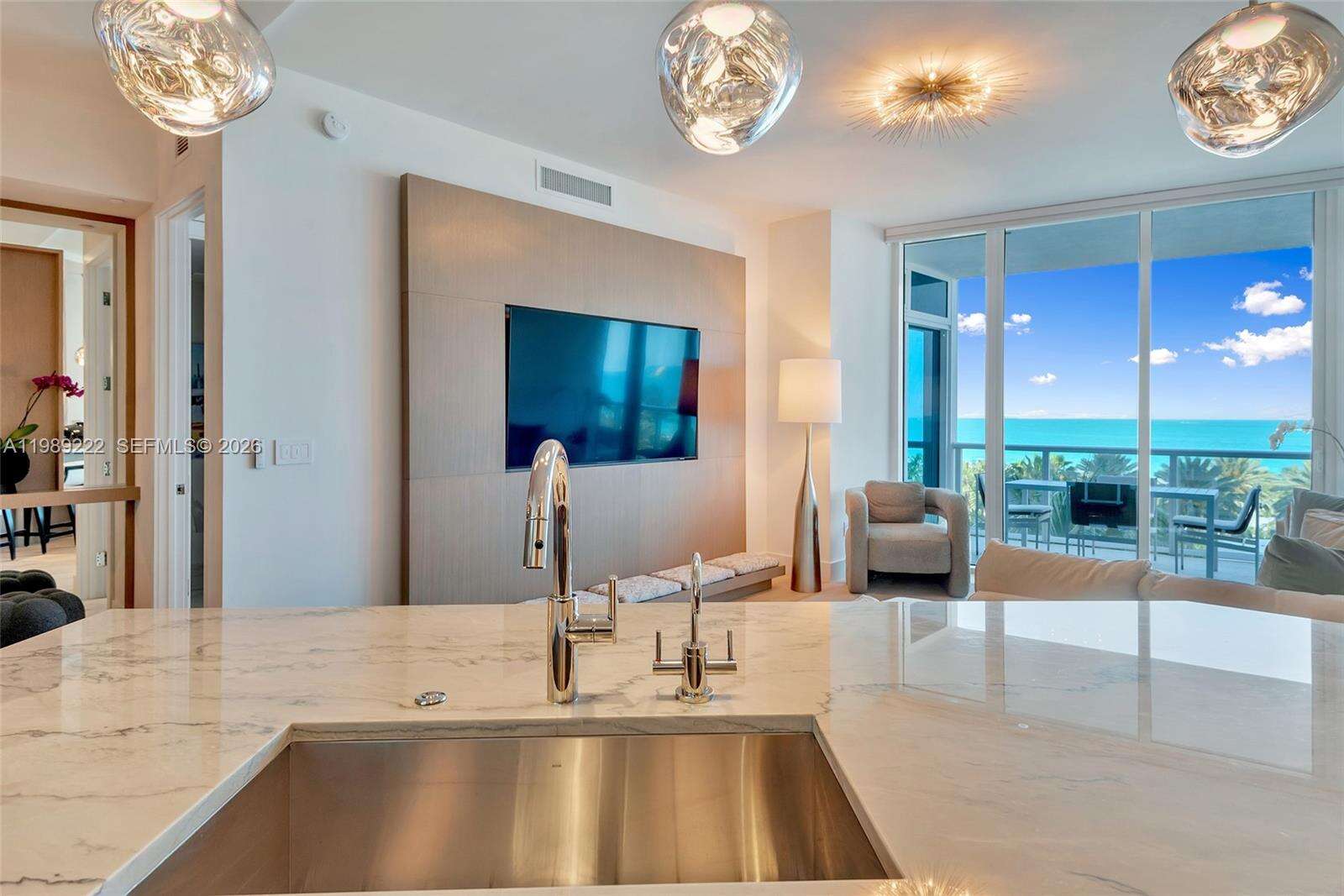 Continuum South Tower at 100 Pointe Dr, Miami Beach, FL 33139 - For Rent photo 25