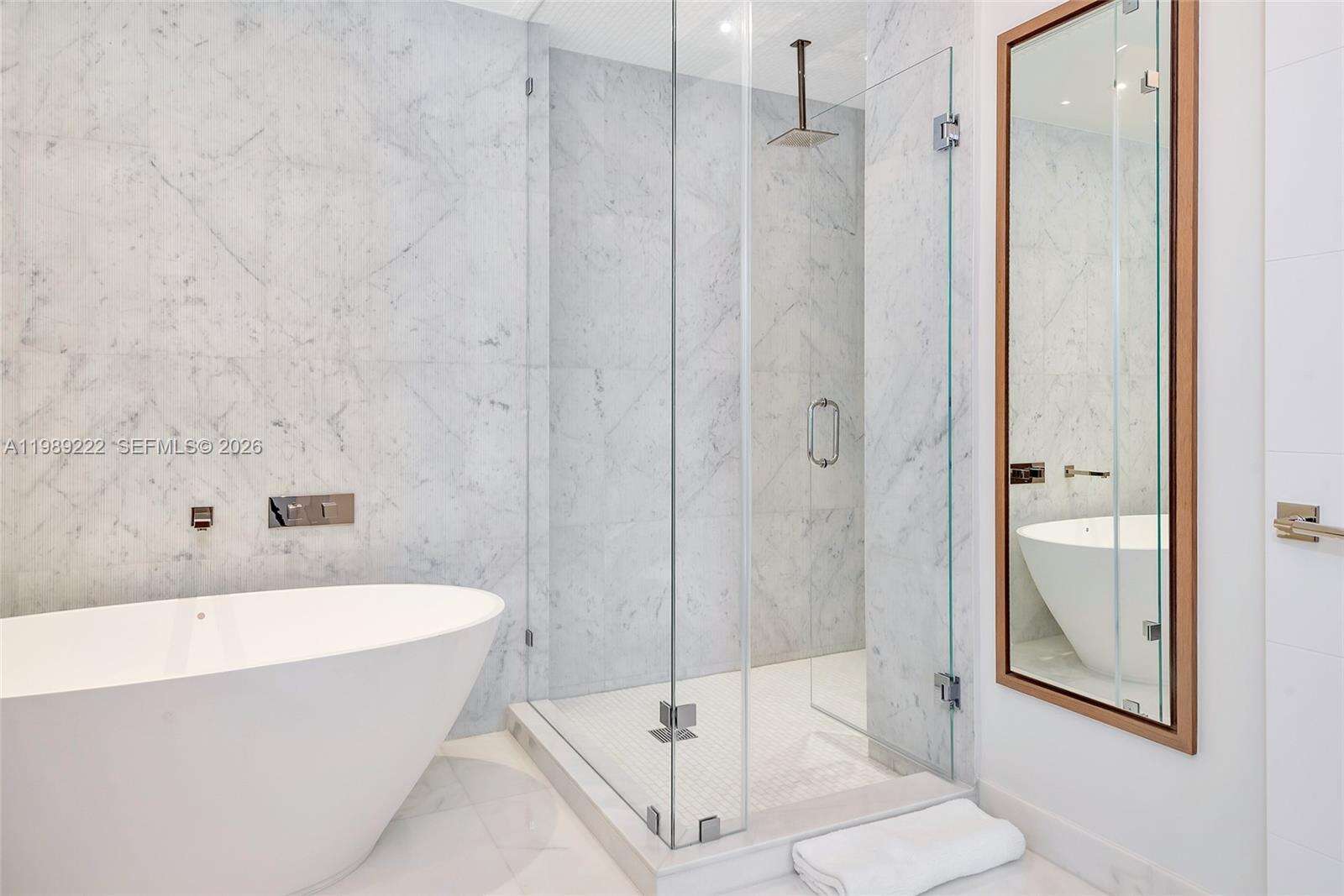 Continuum South Tower at 100 Pointe Dr, Miami Beach, FL 33139 - For Rent photo 30