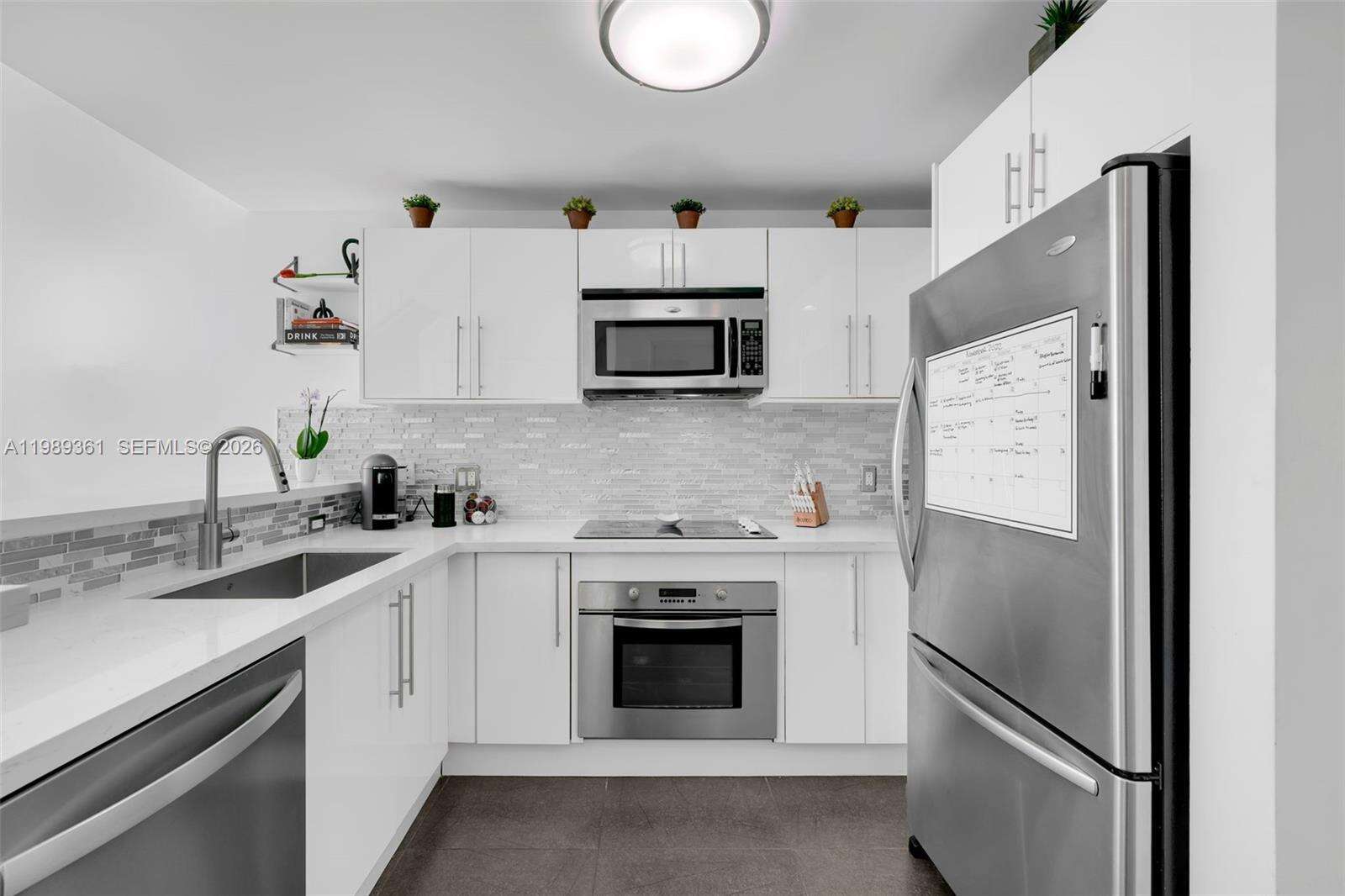 Met 1 at 300 Biscayne Blvd, Miami, FL 33131 - For Rent photo 10