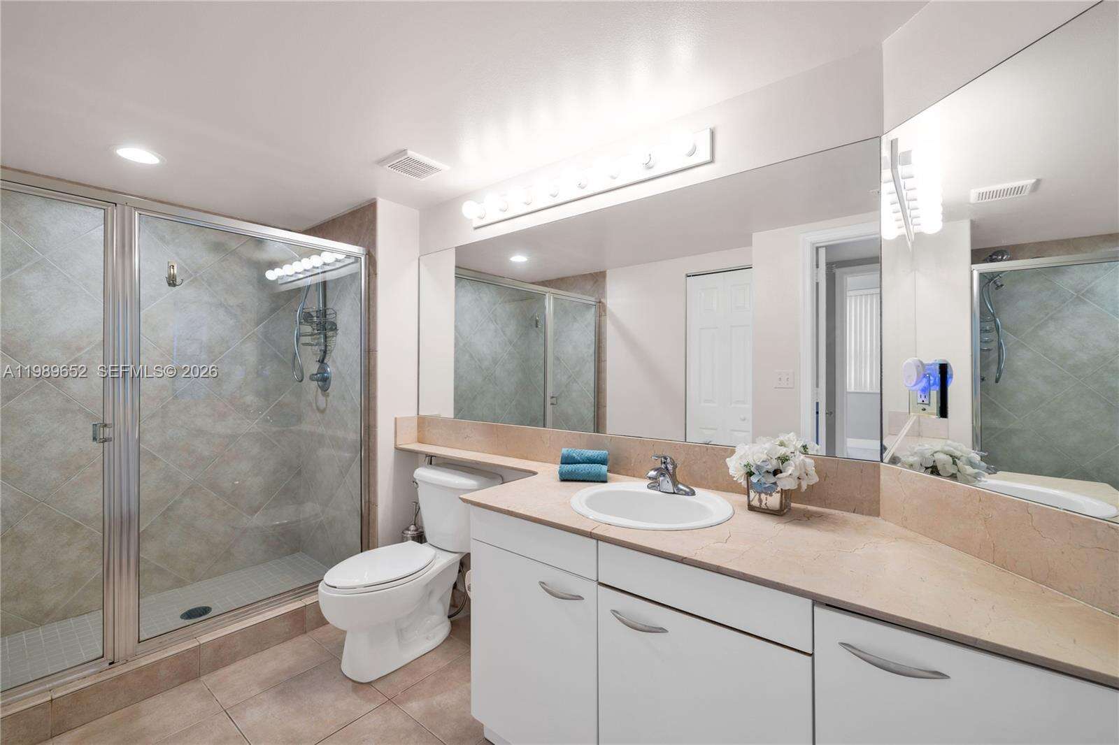 2080 Ocean Dr, Hallandale Beach, FL 33009 - For Rent photo 12
