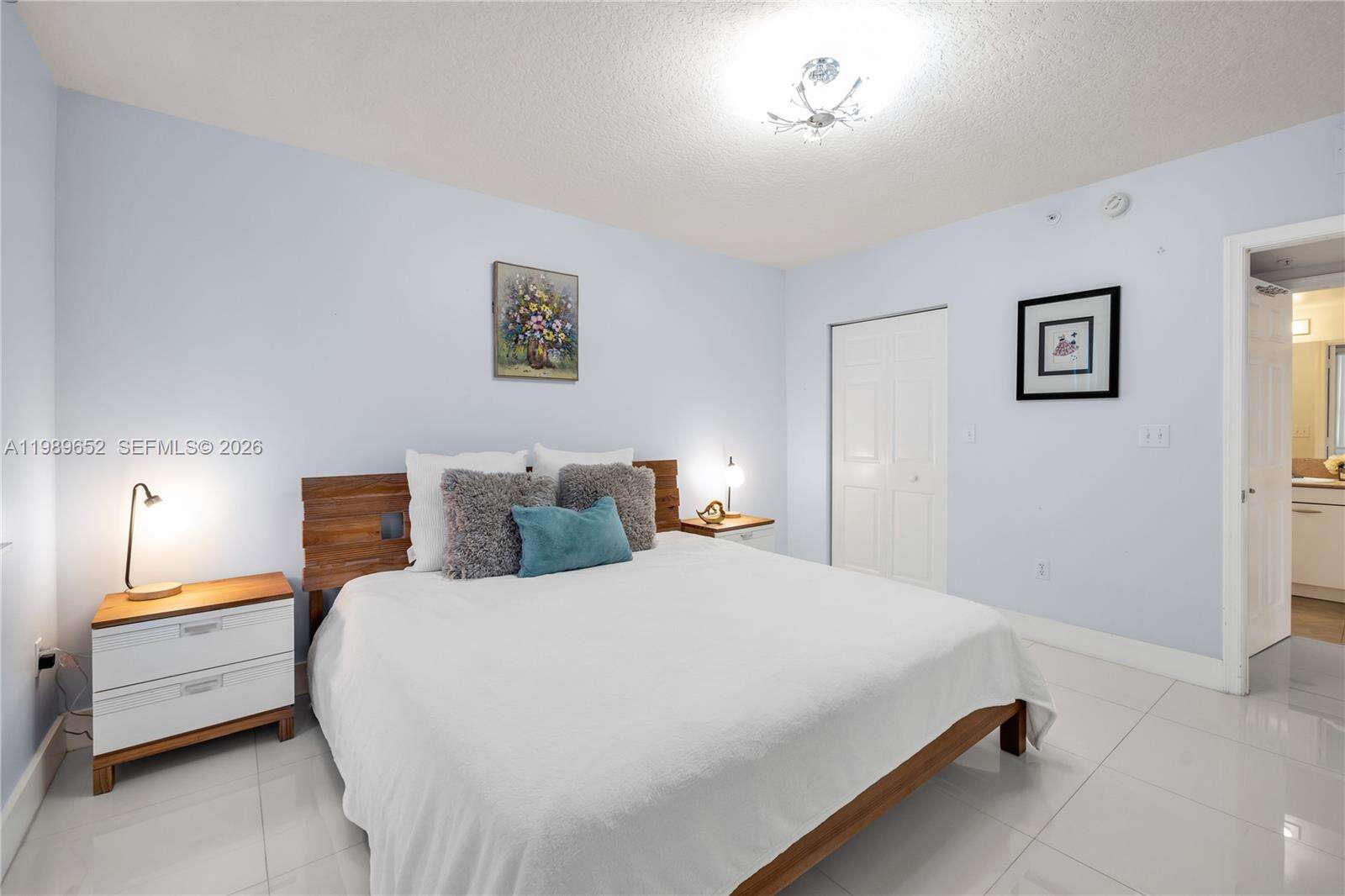 2080 Ocean Dr, Hallandale Beach, FL 33009 - For Rent photo 14