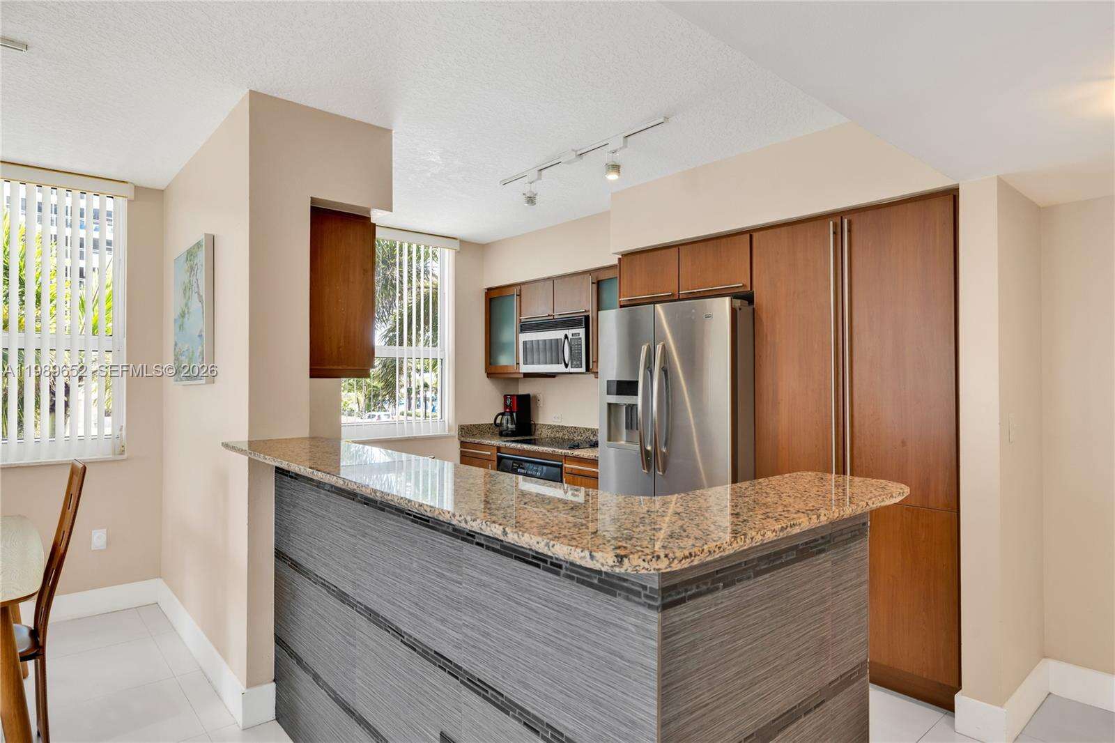 2080 Ocean Dr, Hallandale Beach, FL 33009 - For Rent photo 6
