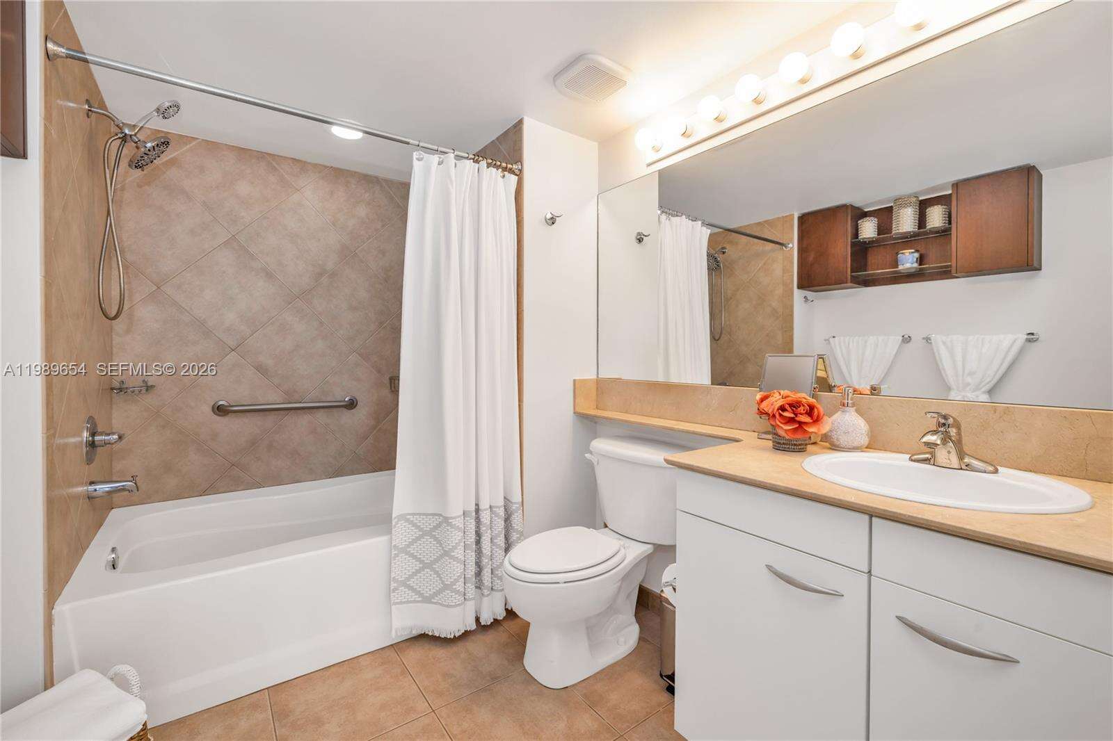 2080 Ocean Dr, Hallandale Beach, FL 33009 - For Rent photo 20