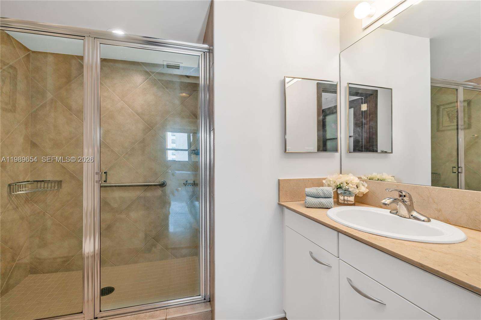 2080 Ocean Dr, Hallandale Beach, FL 33009 - For Rent photo 25