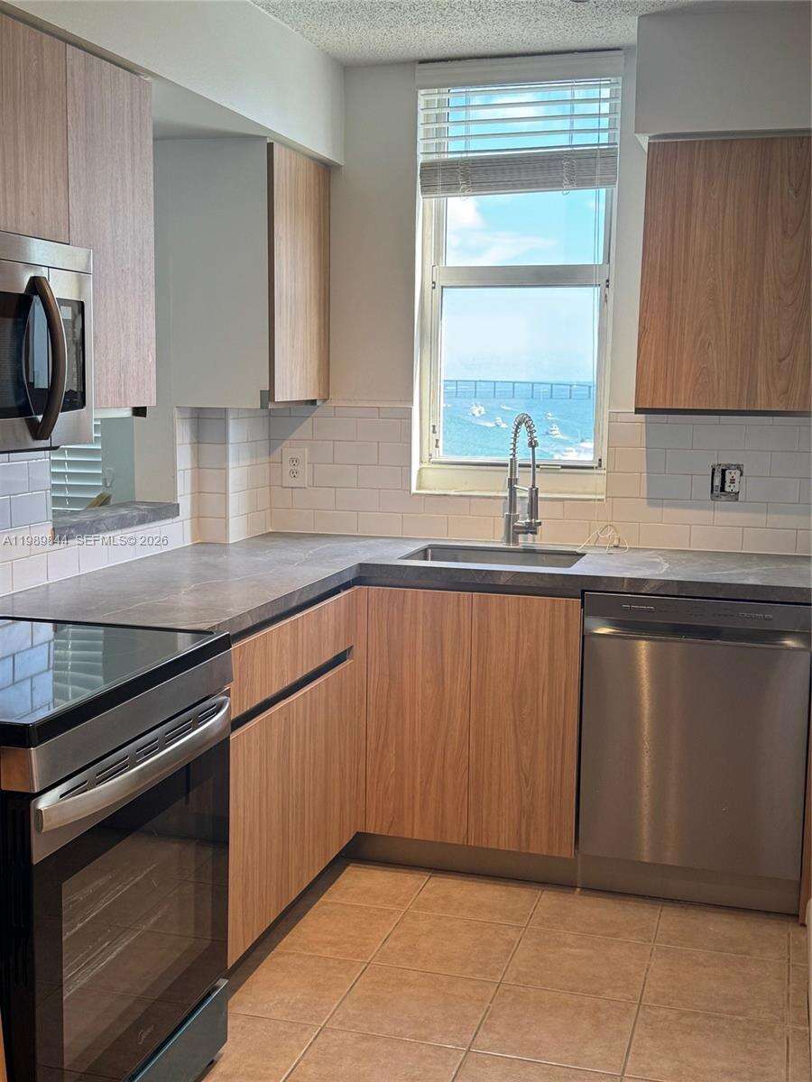 Isola at 770 Claughton Island Dr, Miami, FL 33131 - For Rent photo 12