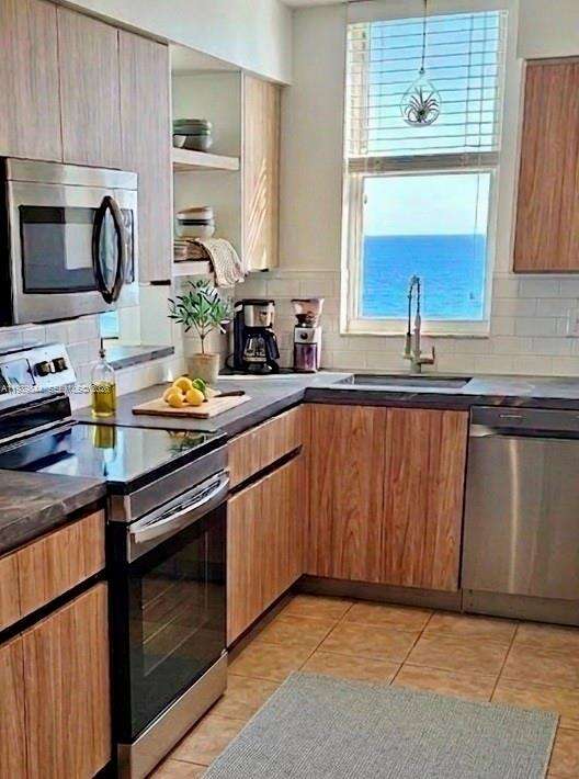 Isola at 770 Claughton Island Dr, Miami, FL 33131 - For Rent photo 3