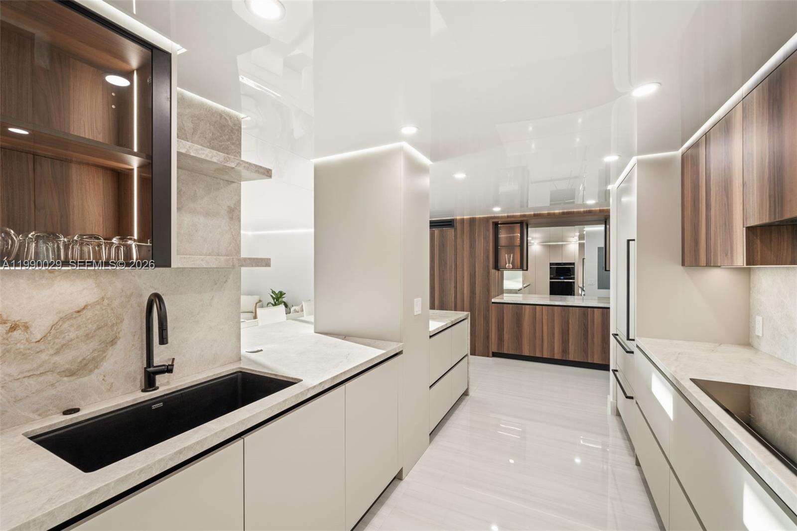 Oceanside Plaza at 5555 Collins Ave, Miami Beach, FL 33140 - For Rent photo 13