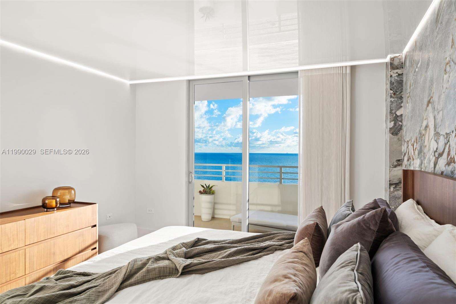 Oceanside Plaza at 5555 Collins Ave, Miami Beach, FL 33140 - For Rent photo 25