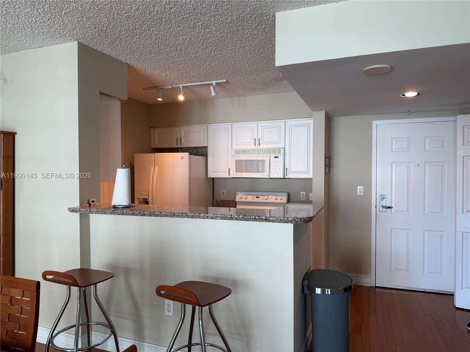 The Mark On Brickell at 1155 Brickell Bay Dr, Miami, FL 33131 - For Rent photo 4
