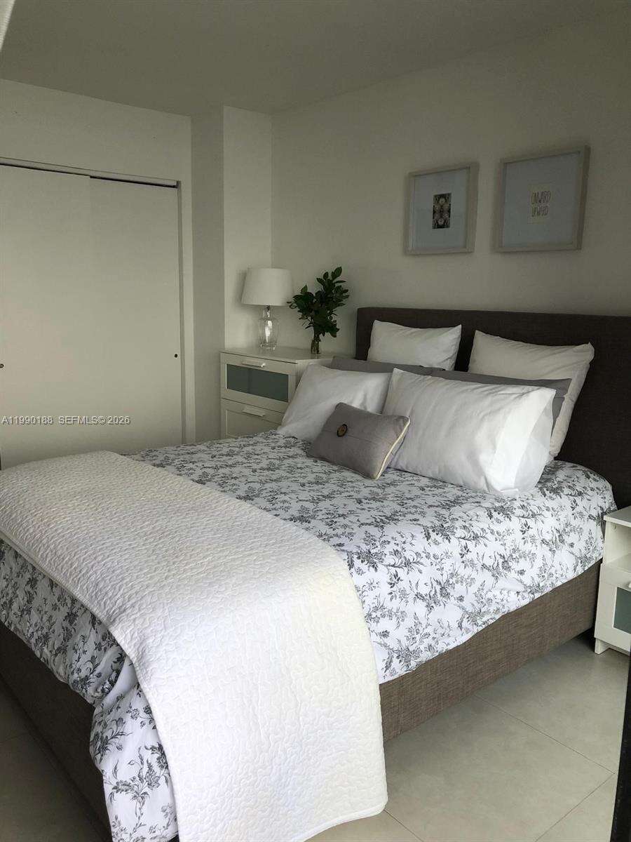 Brickell Bay Club at 2333 Brickell Ave, Miami, FL 33129 - For Rent photo 12