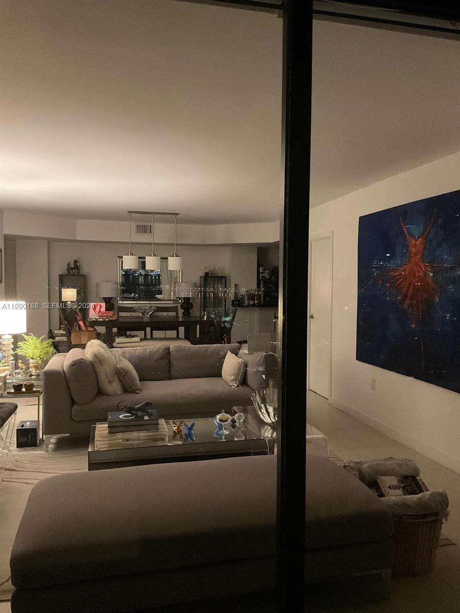 Brickell Bay Club at 2333 Brickell Ave, Miami, FL 33129 - For Rent photo 6