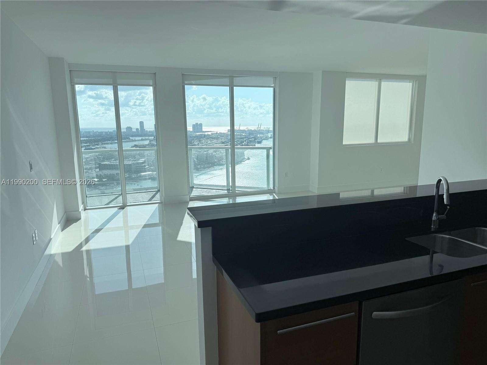 Vizcayne North at 244 Biscayne Blvd, Miami, FL 33132 - For Rent photo 2