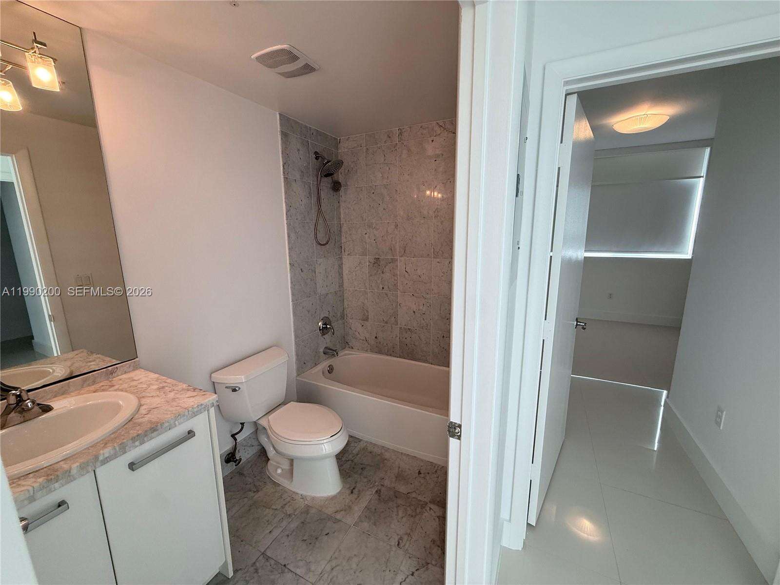 Vizcayne North at 244 Biscayne Blvd, Miami, FL 33132 - For Rent photo 8