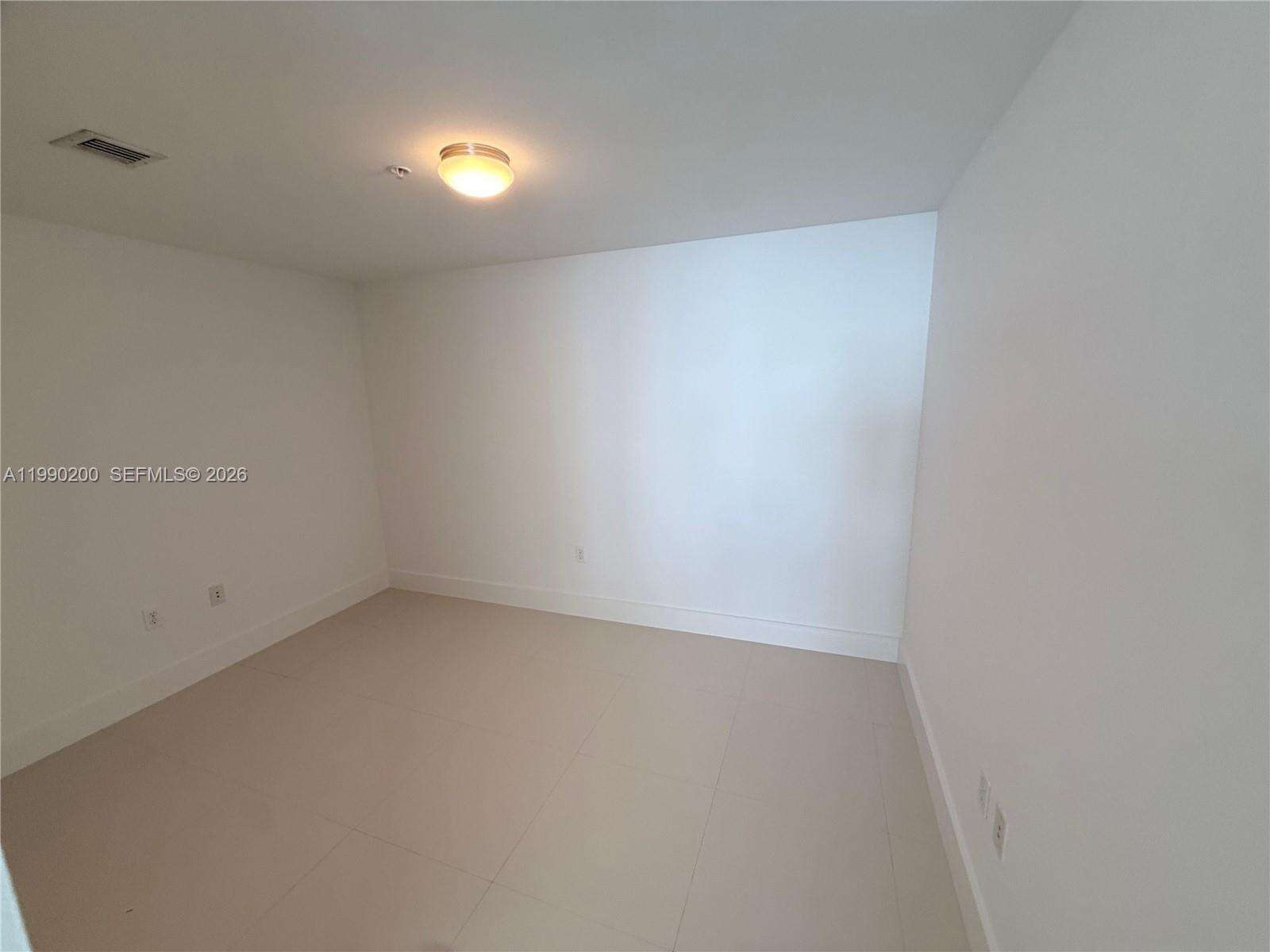 Vizcayne North at 244 Biscayne Blvd, Miami, FL 33132 - For Rent photo 9