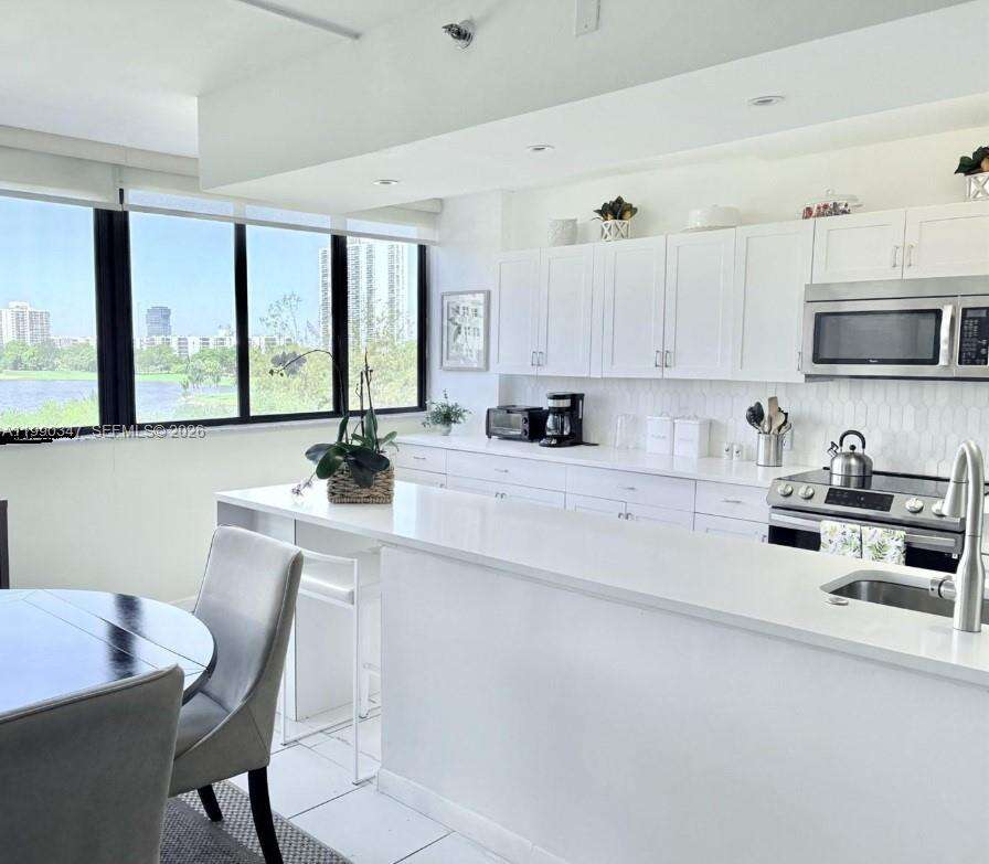 The Landmark at 20185 Country Club Dr, Aventura, FL 33180 - For Rent photo 6