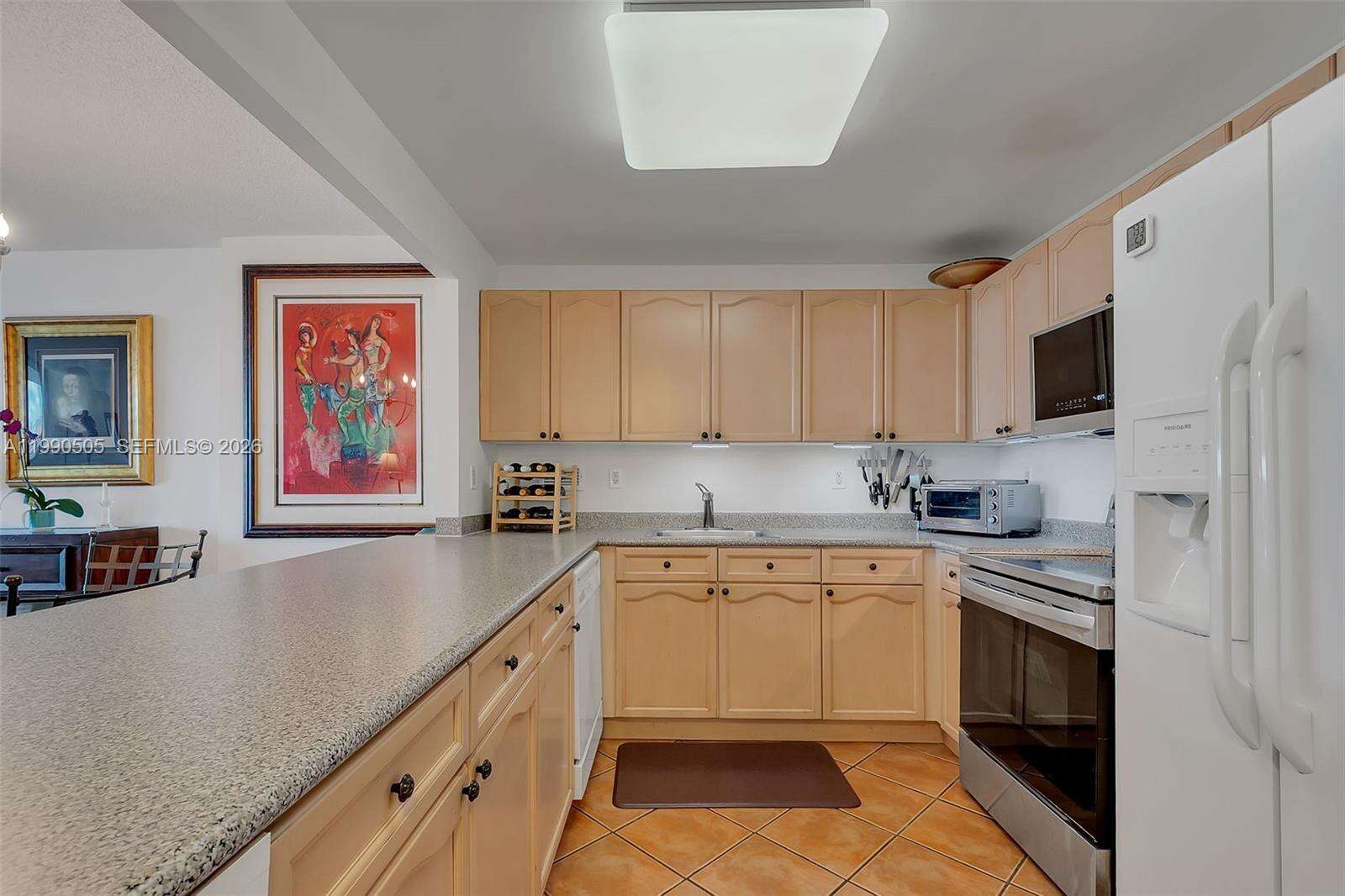 Roney Palace at 2301 Collins Ave, Miami Beach, FL 33139 - For Rent photo 12