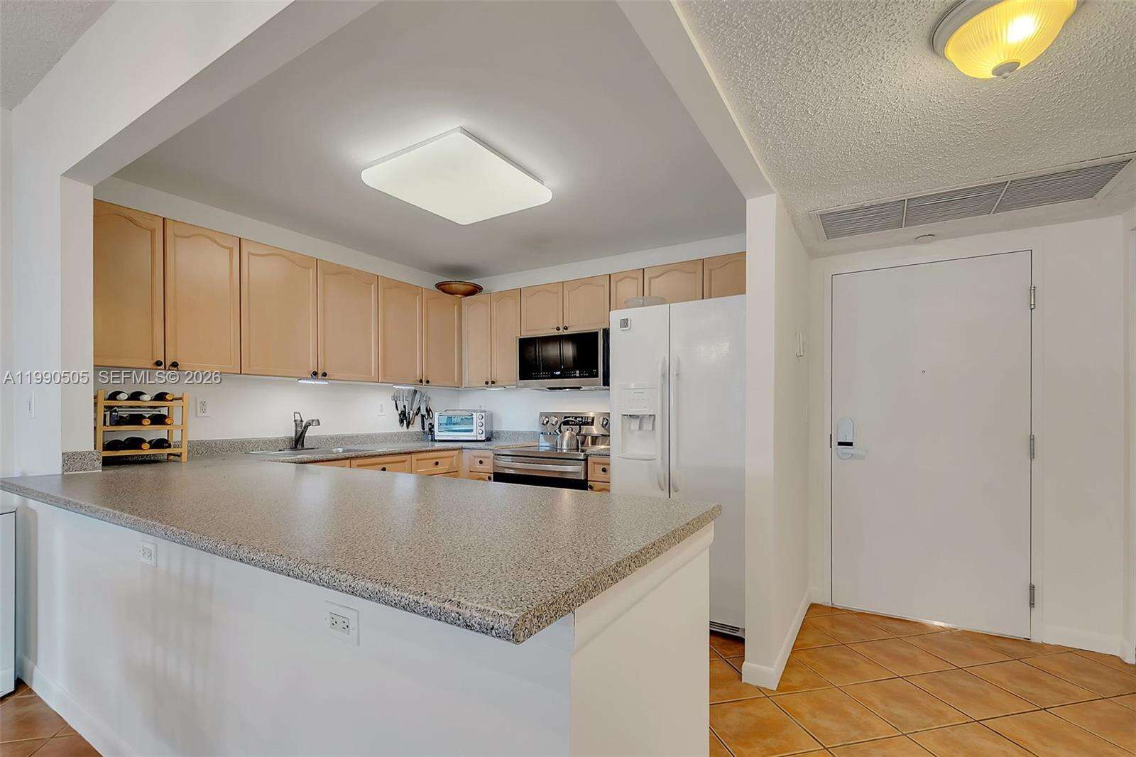 Roney Palace at 2301 Collins Ave, Miami Beach, FL 33139 - For Rent photo 3