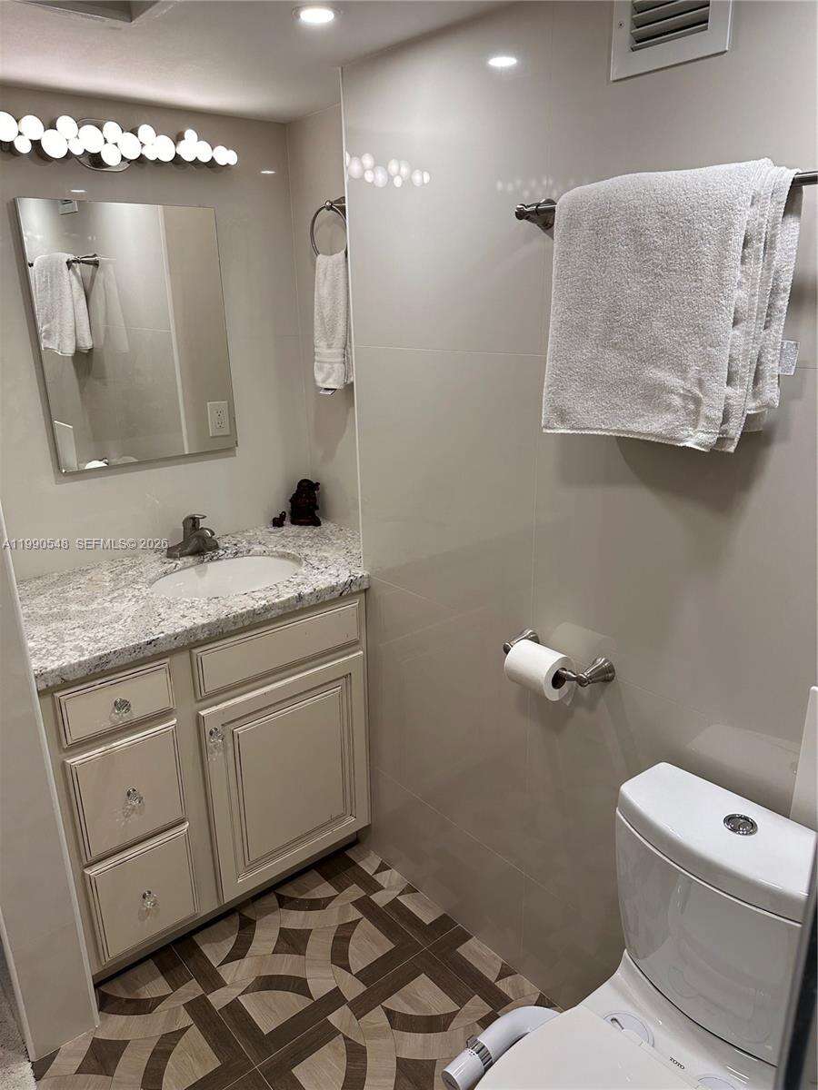 Maison Grande at 6039 Collins Ave, Miami Beach, FL 33140 - For Rent photo 14