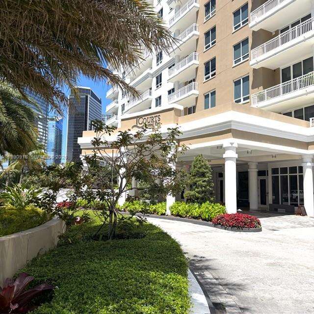 Courts Brickell Key at 801 Brickell Key Blvd, Miami, FL 33131 - For Rent photo 2