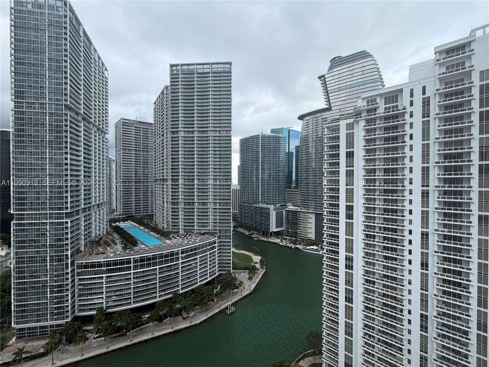 Courts Brickell Key at 801 Brickell Key Blvd, Miami, FL 33131 - For Rent photo 22