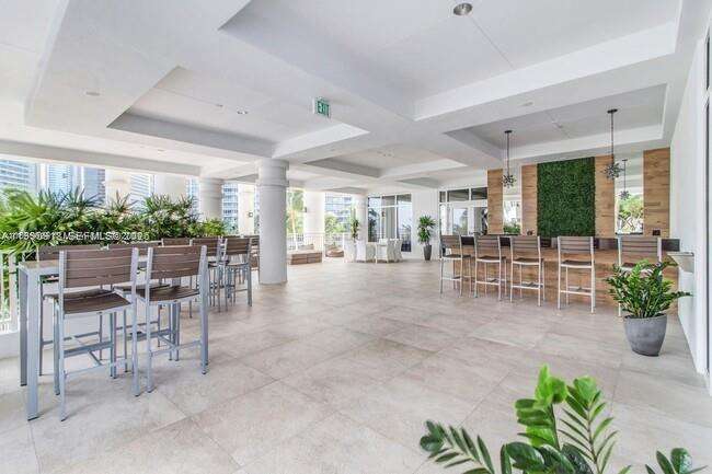 Courts Brickell Key at 801 Brickell Key Blvd, Miami, FL 33131 - For Rent photo 27