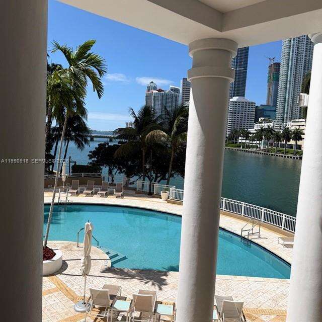 Courts Brickell Key at 801 Brickell Key Blvd, Miami, FL 33131 - For Rent photo 5