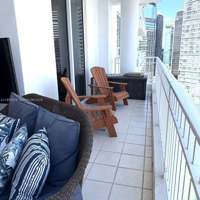 Courts Brickell Key at 801 Brickell Key Blvd, Miami, FL 33131 - For Rent photo 6