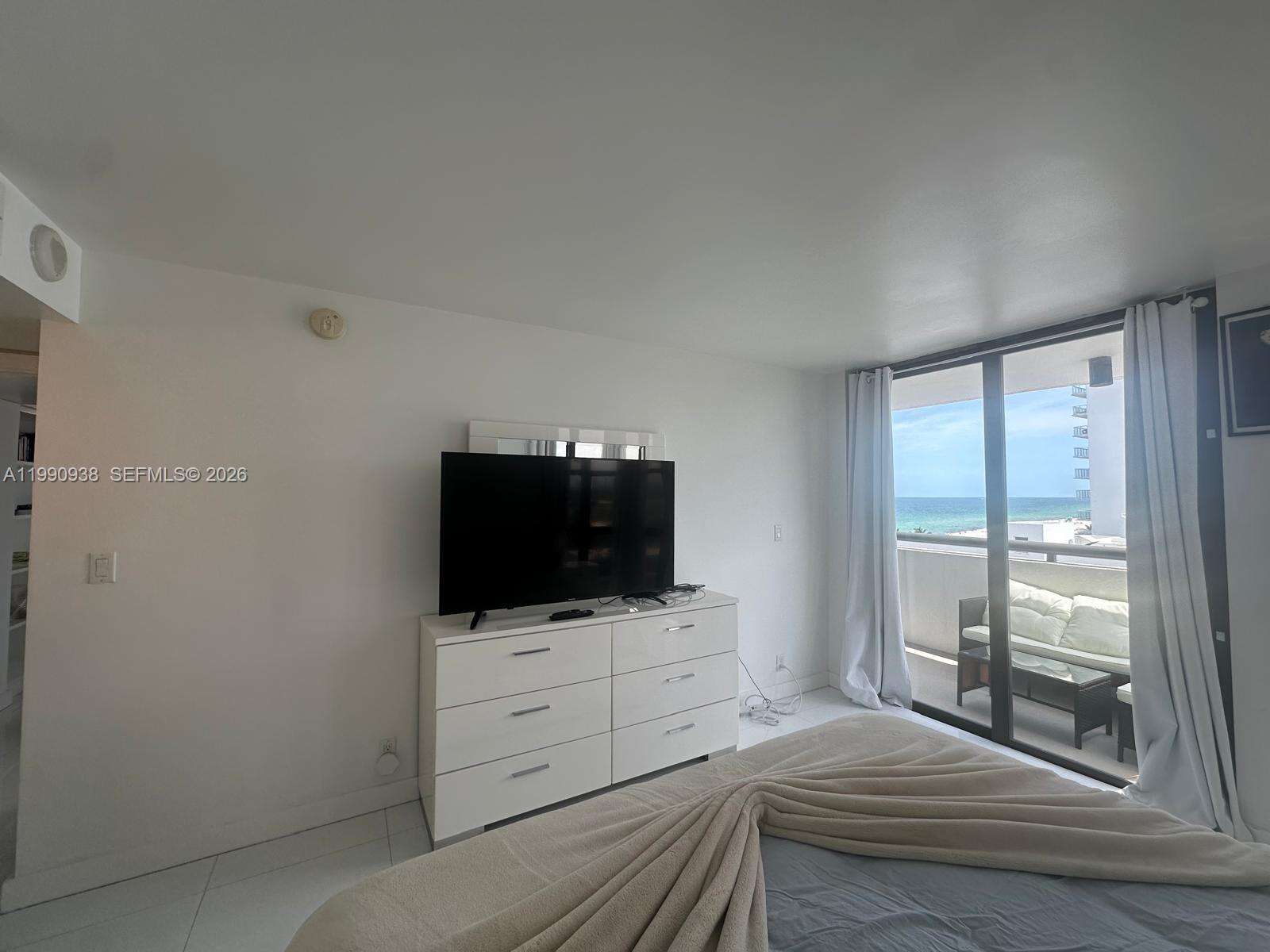 Club Atlantis at 2555 Collins Ave, Miami Beach, FL 33140 - For Rent photo 8
