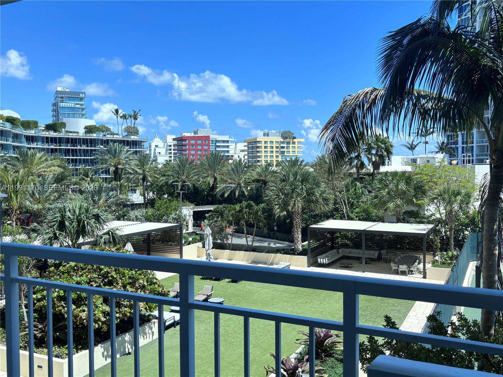 South Pointe Towers at 400 Pointe Dr, Miami Beach, FL 33139 - For Rent photo 1