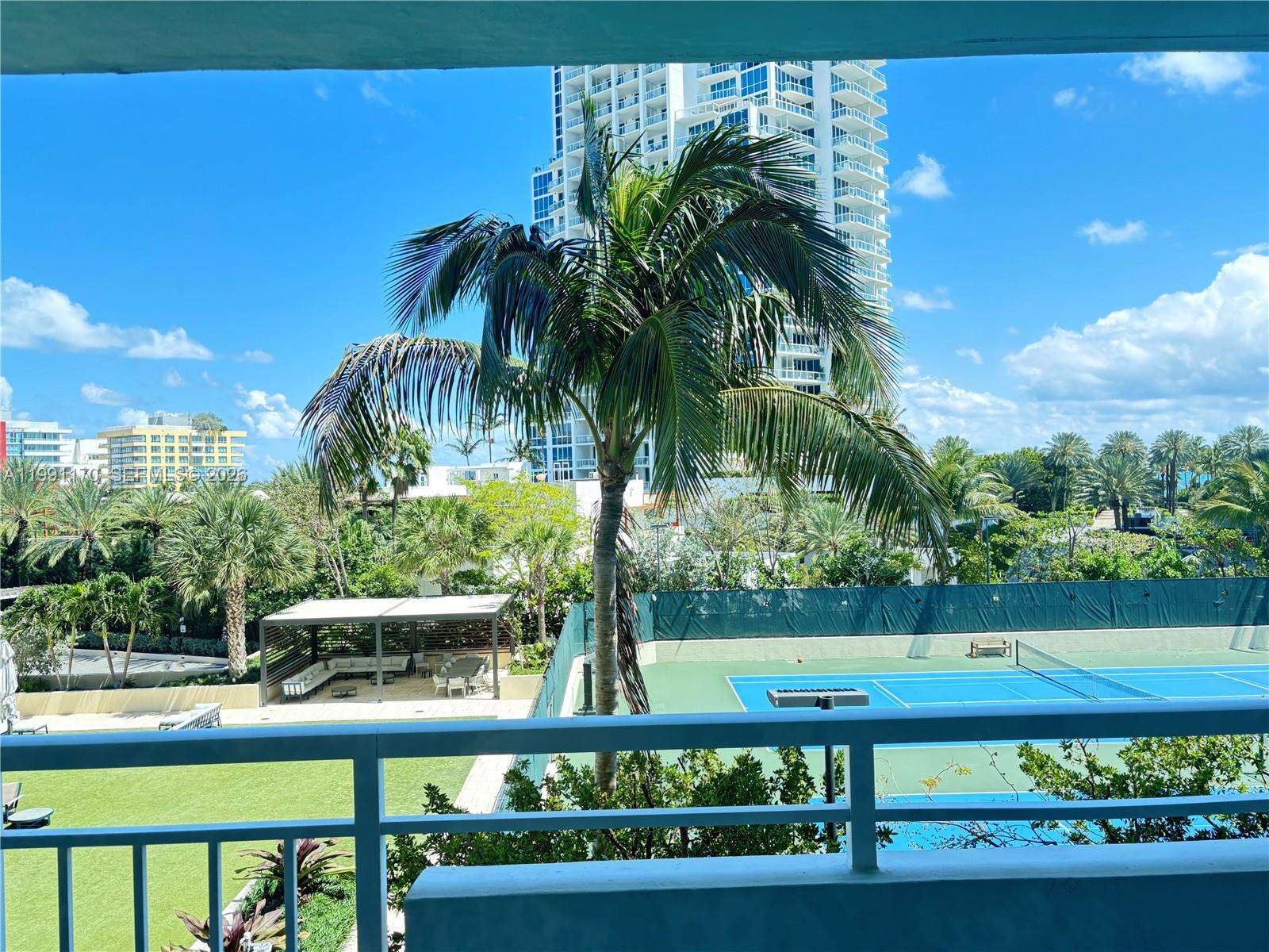 South Pointe Towers at 400 Pointe Dr, Miami Beach, FL 33139 - For Rent photo 14