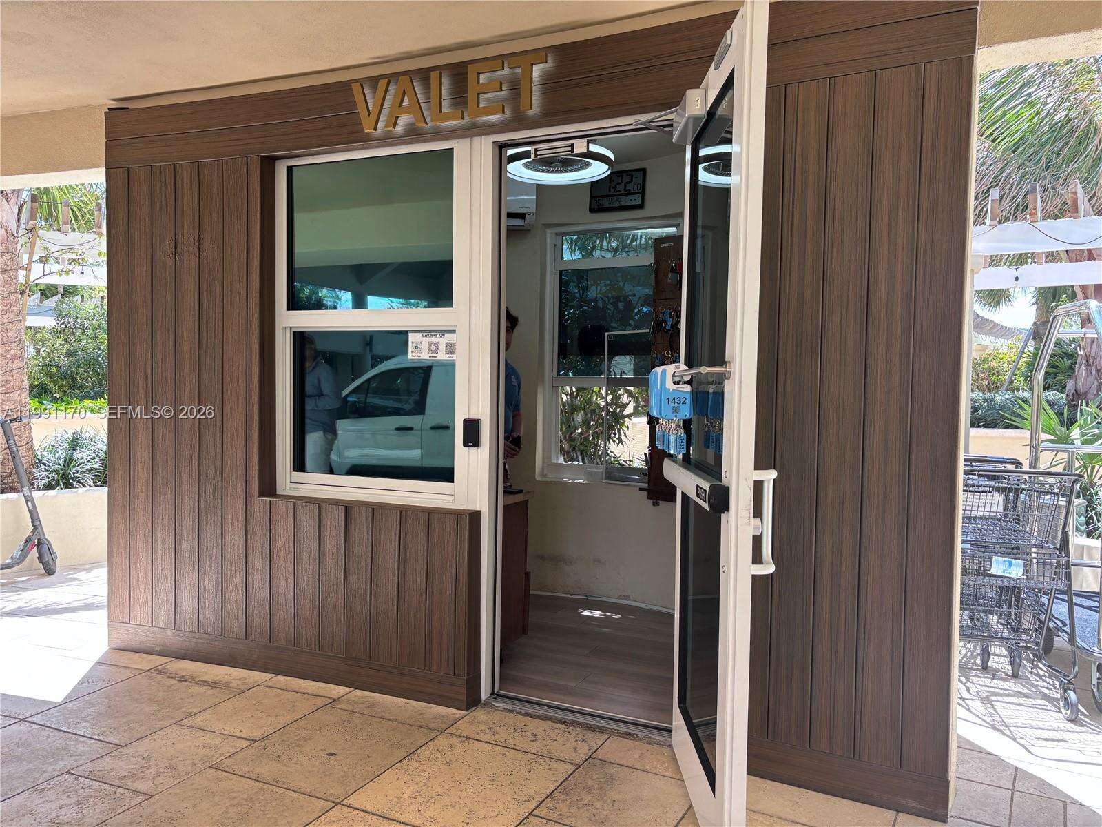 South Pointe Towers at 400 Pointe Dr, Miami Beach, FL 33139 - For Rent photo 16