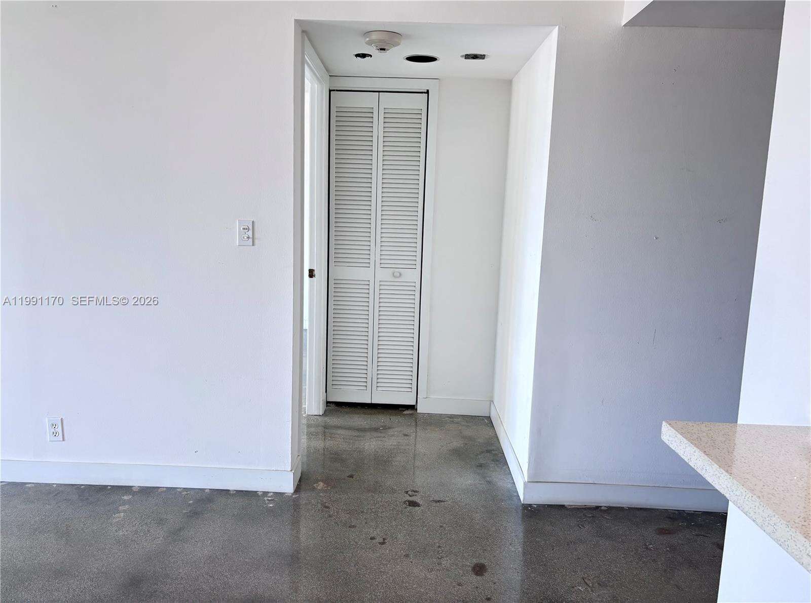 South Pointe Towers at 400 Pointe Dr, Miami Beach, FL 33139 - For Rent photo 4