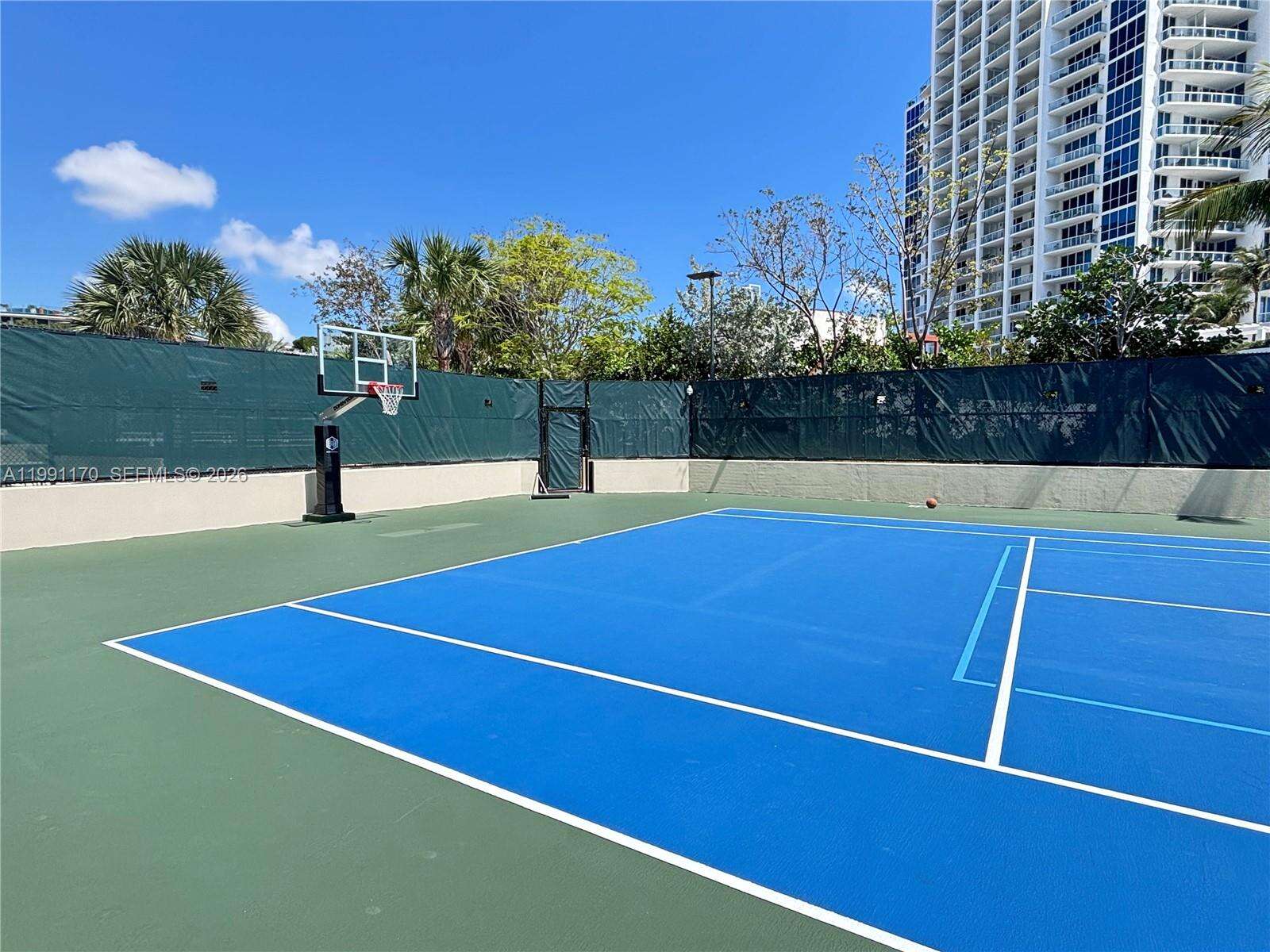 South Pointe Towers at 400 Pointe Dr, Miami Beach, FL 33139 - For Rent photo 35