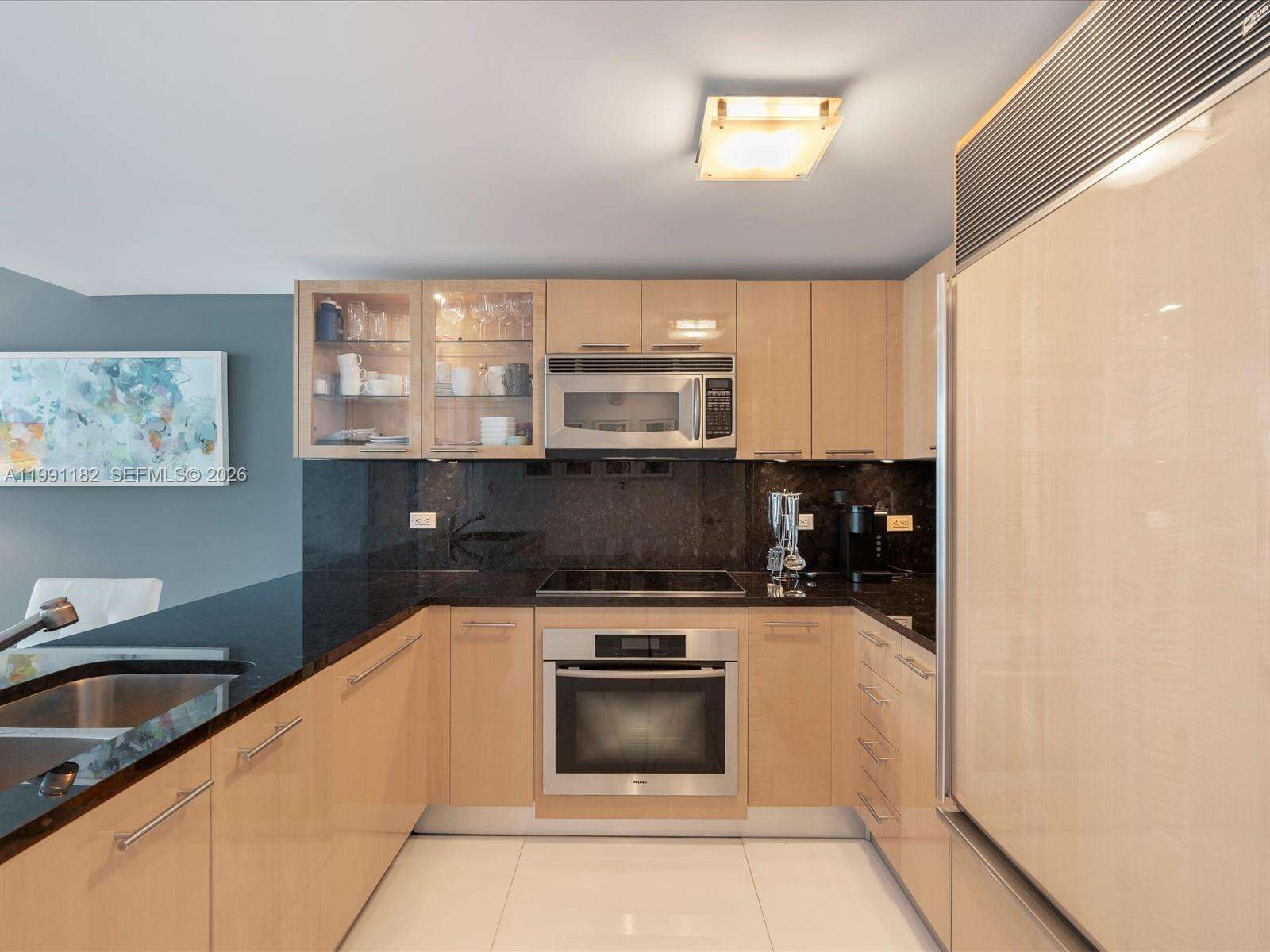 Central Carillon at 6801 Collins Ave, Miami Beach, FL 33141 - For Rent photo 15