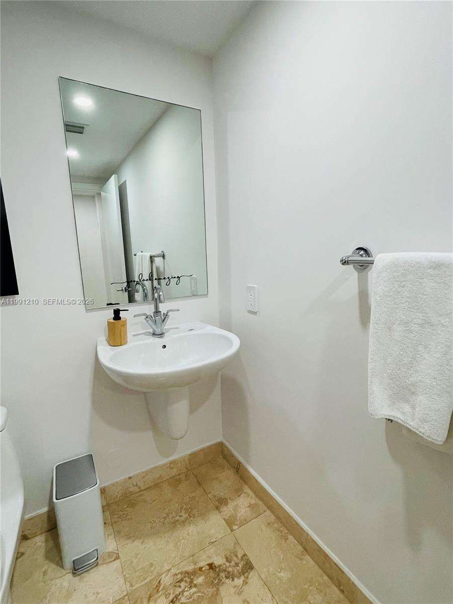 Brickell On The River at 41 5 St, Miami, FL 33131 - For Rent photo 40