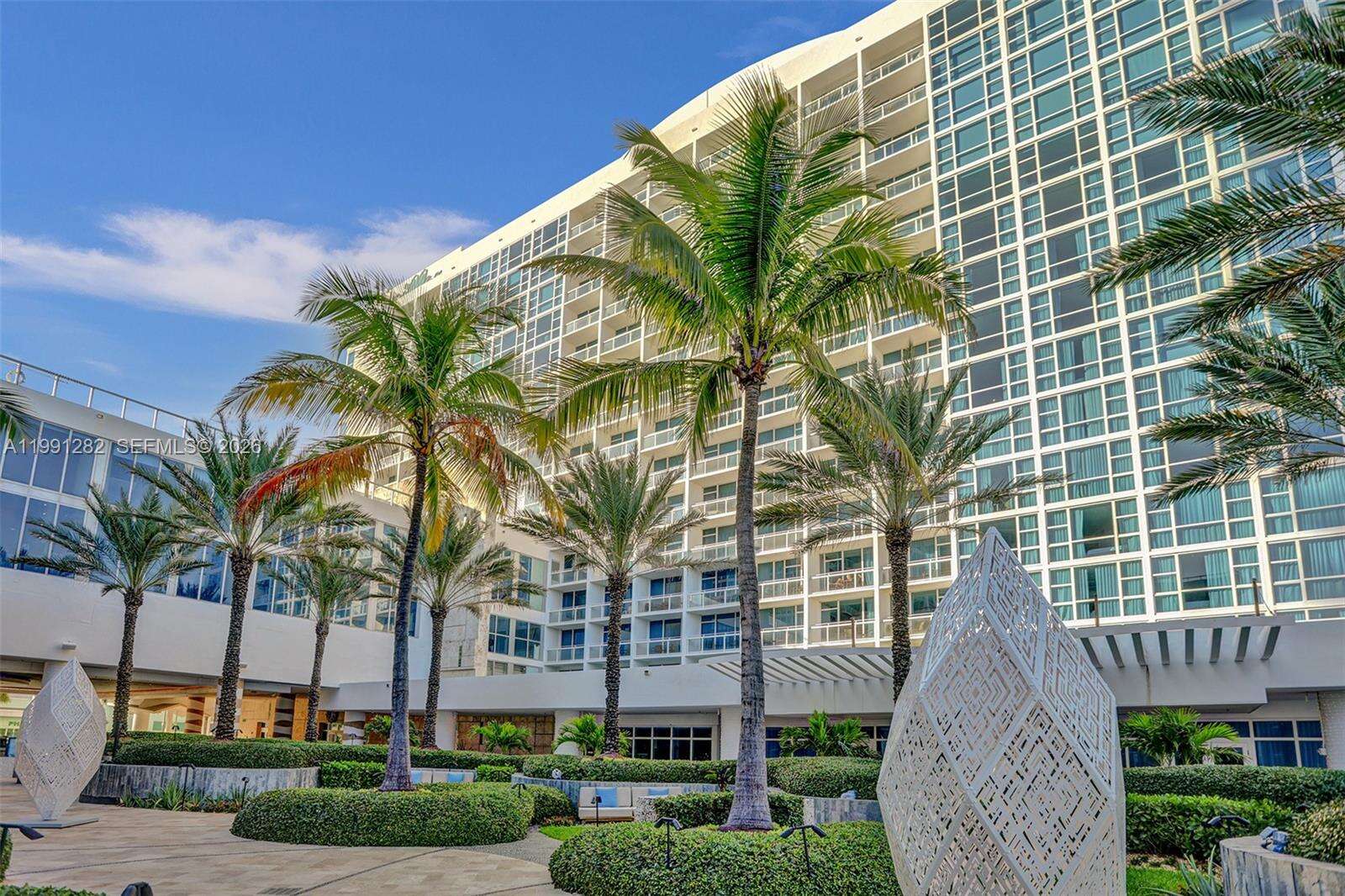 Central Carillon at 6801 Collins Ave, Miami Beach, FL 33141 - For Rent photo 19