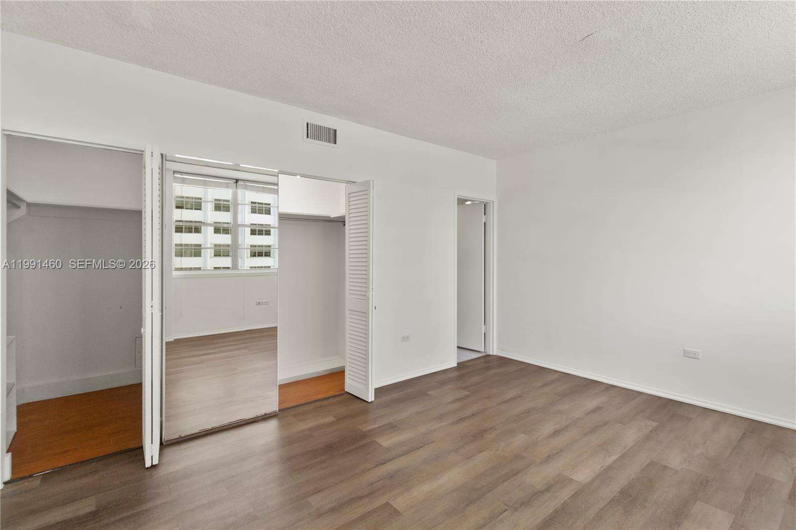Four Ambassadors at 905 Brickell Bay Dr, Miami, FL 33131 - For Rent photo 12