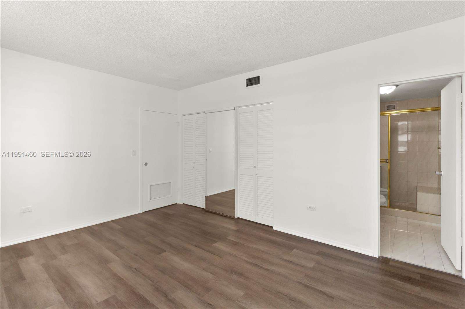Four Ambassadors at 905 Brickell Bay Dr, Miami, FL 33131 - For Rent photo 14