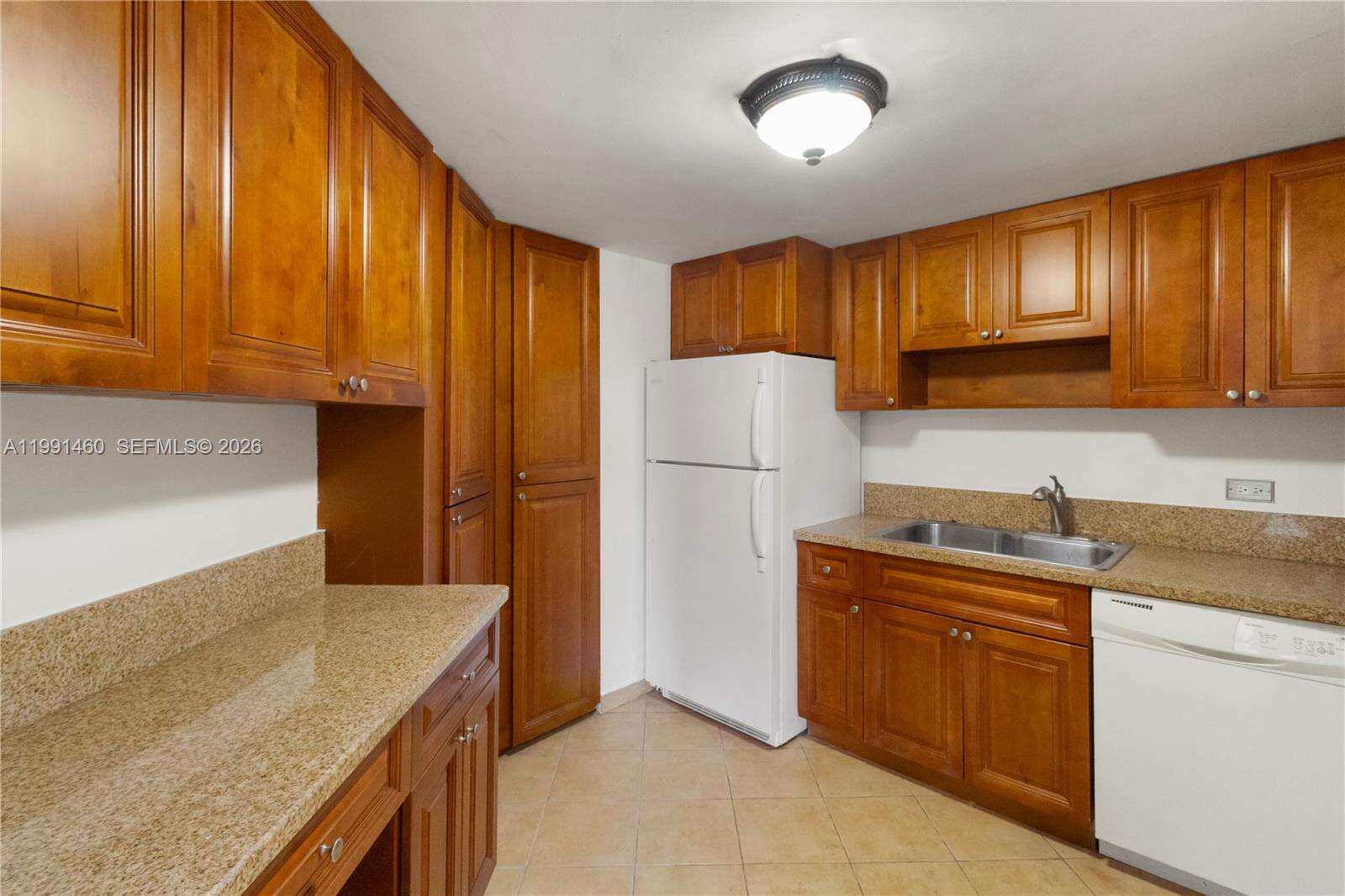 Four Ambassadors at 905 Brickell Bay Dr, Miami, FL 33131 - For Rent photo 19