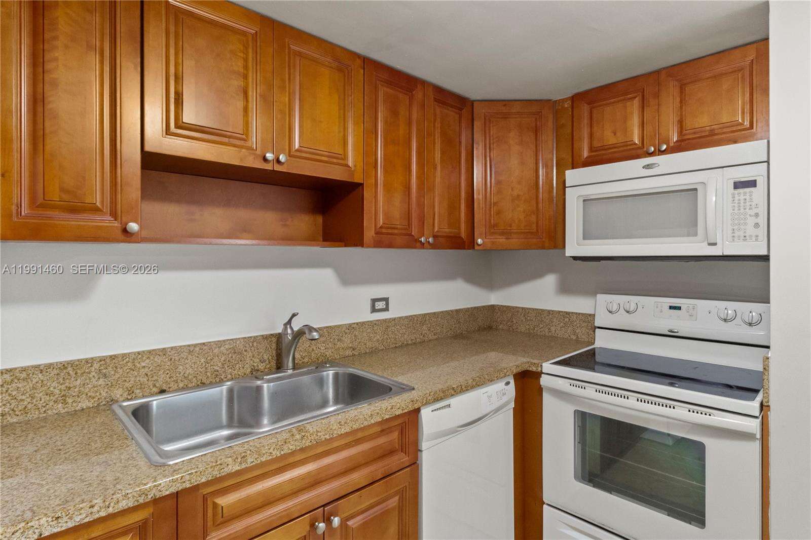 Four Ambassadors at 905 Brickell Bay Dr, Miami, FL 33131 - For Rent photo 21