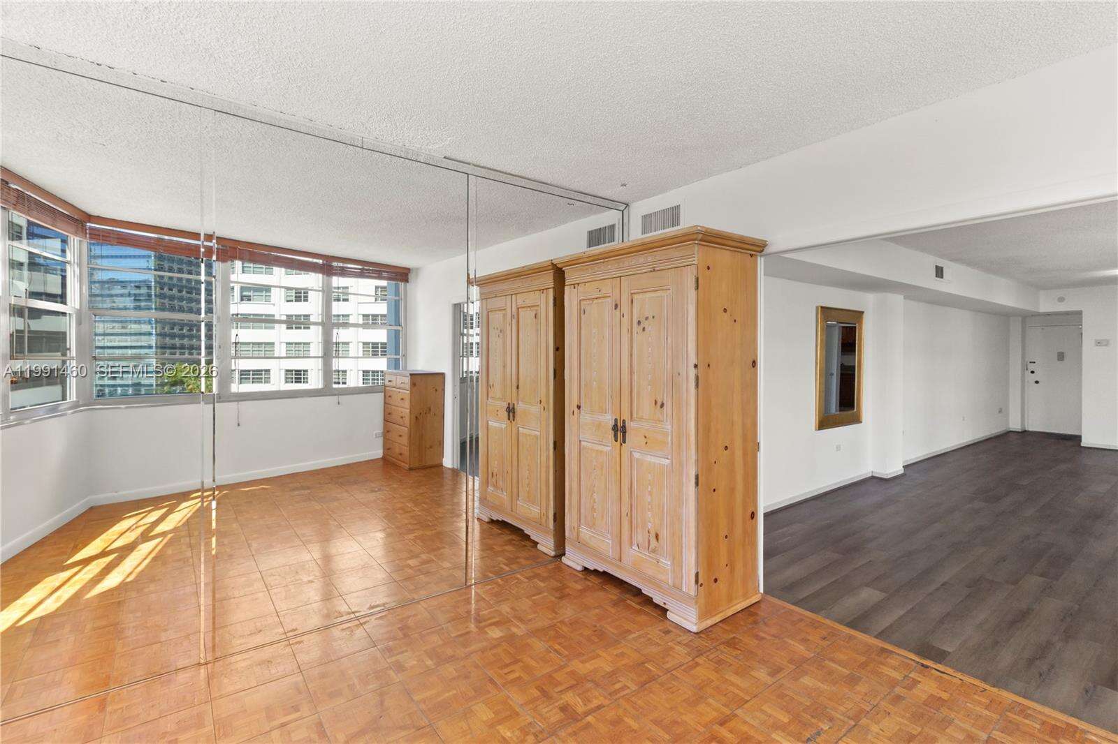 Four Ambassadors at 905 Brickell Bay Dr, Miami, FL 33131 - For Rent photo 4