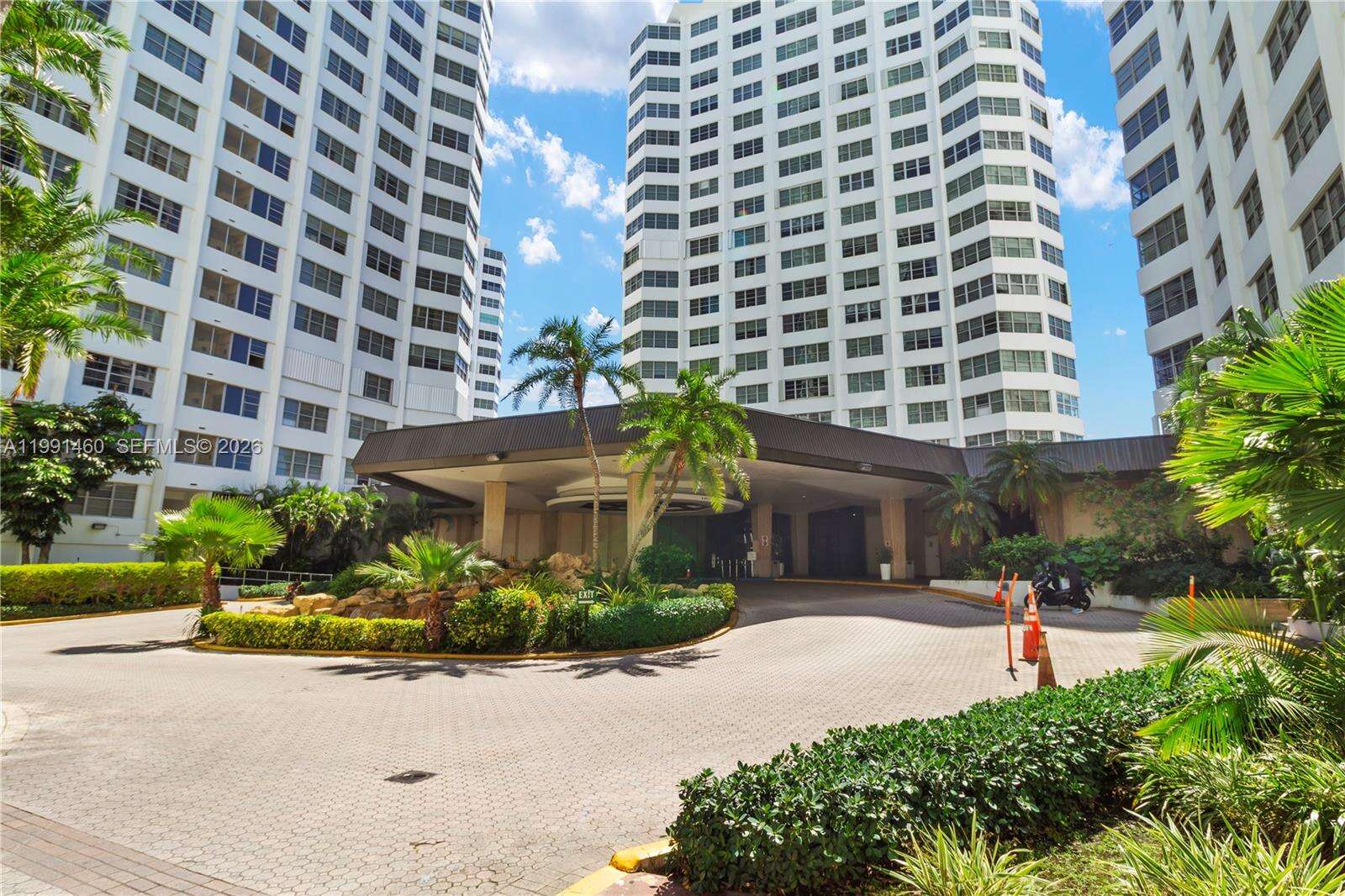 Four Ambassadors at 905 Brickell Bay Dr, Miami, FL 33131 - For Rent photo 36
